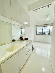 # 1 Loft (D14), Apartment #468934551